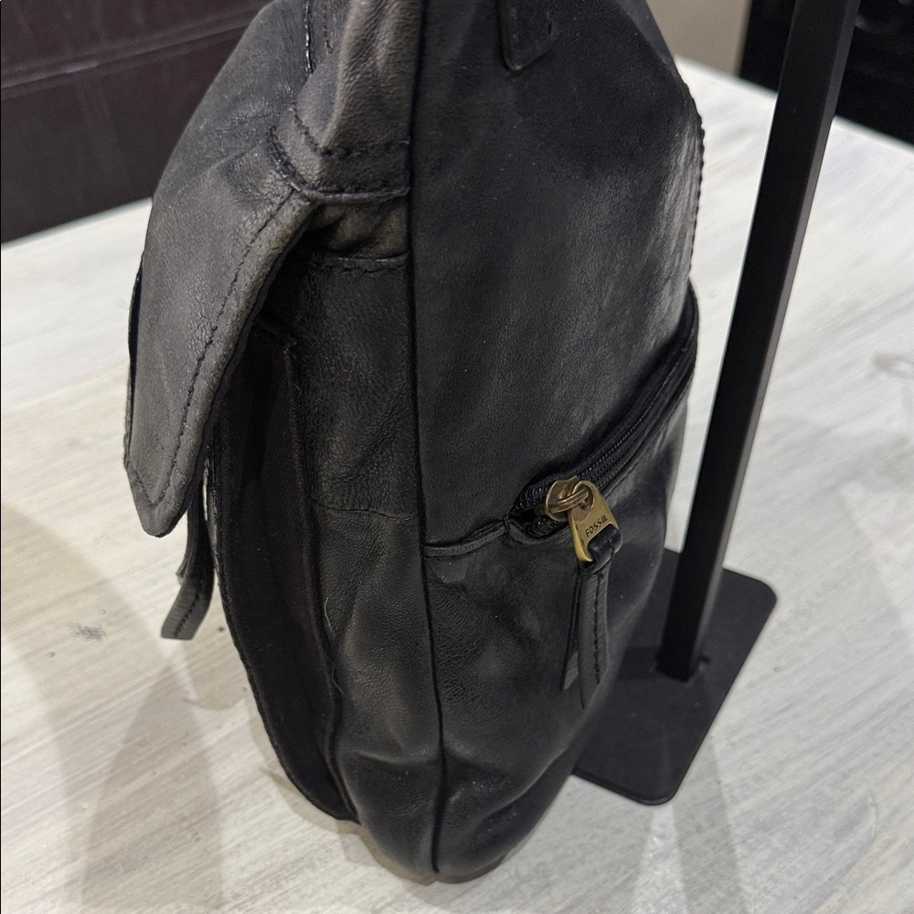 Vintage Fossil Black Leather Crossbody Bag - Picture 7 of 15